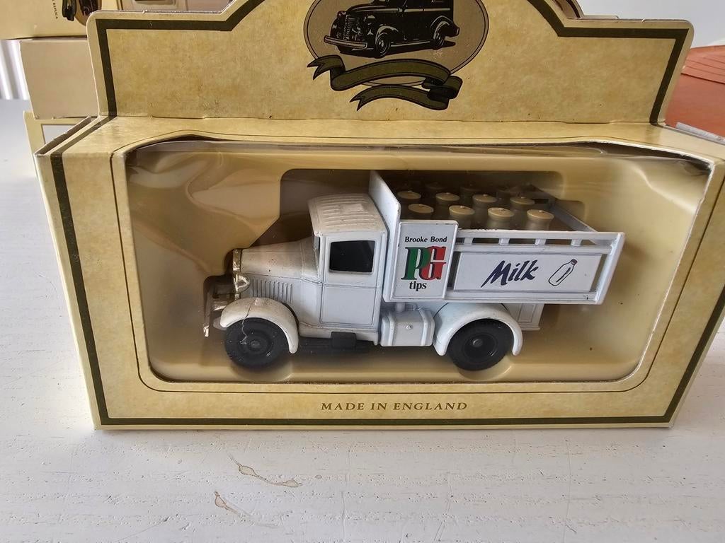 Lledo modelauto van een Brooke Bond PG Tips melkvrachtwagen, Ophalen of Verzenden