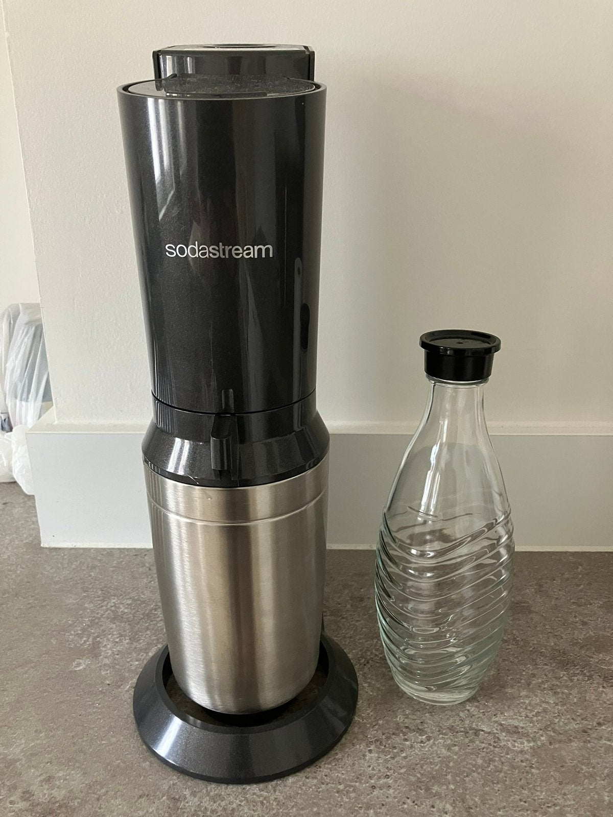 Sodastream nieuw met twee glazen karaffen, Electroménager, Machines à eau pétillante, Enlèvement, Comme neuf