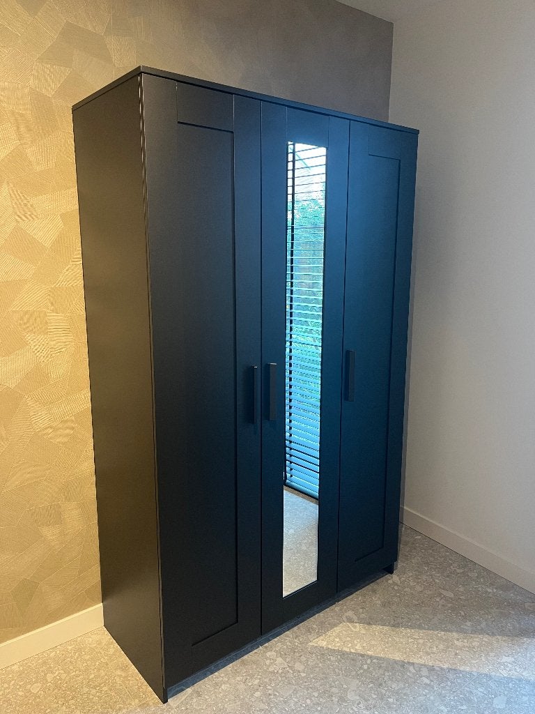 Zwarte kledingkast Brimnes, 150 à 200 cm, Comme neuf, Avec porte(s), Modern