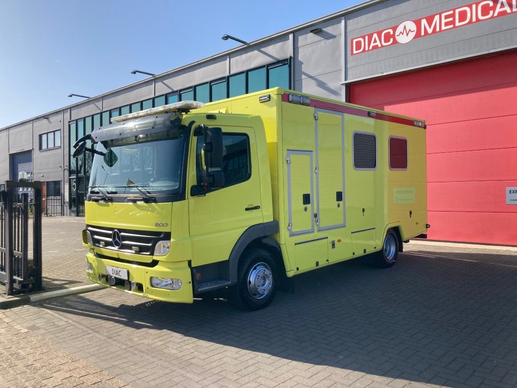 Mercedes-Benz ATEGO 824 L MICU Ambulance (bj 2009), Auto's, Automaat, Gebruikt, 175 kW, Bedrijf