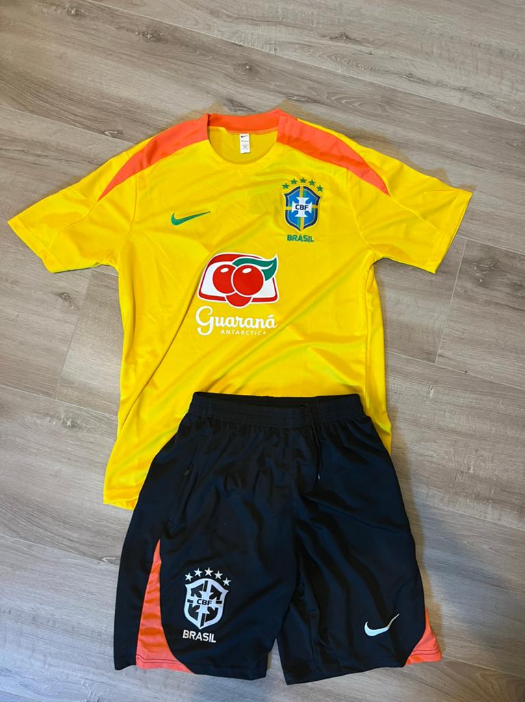 Brazil Traing Set - Maat M, Maat M, Ophalen of Verzenden, Zo goed als nieuw, Shirt