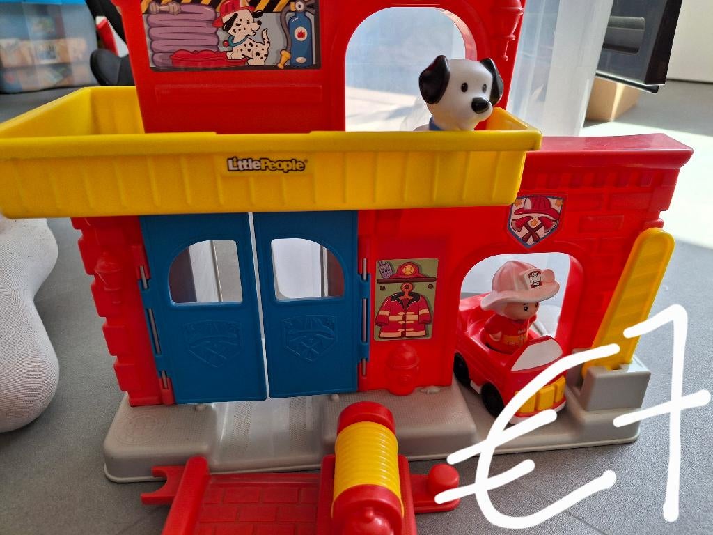 Fisher Price - brandweerkazerne, Kinderen en Baby's, Speelgoed | Fisher-Price, Ophalen, Zo goed als nieuw