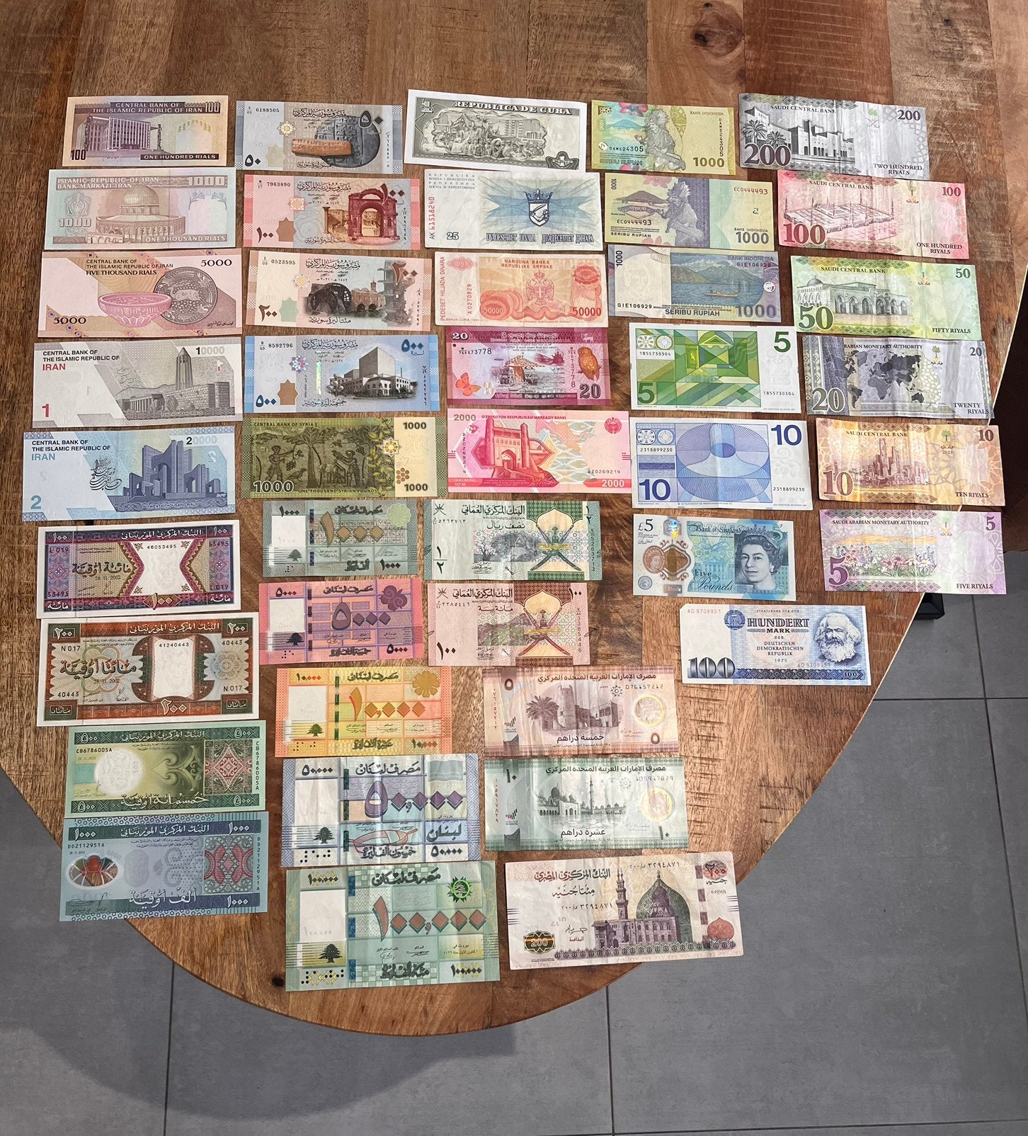 Joli petit lots de 75 billets a 90% unc, Enlèvement ou Envoi, Billets de banque