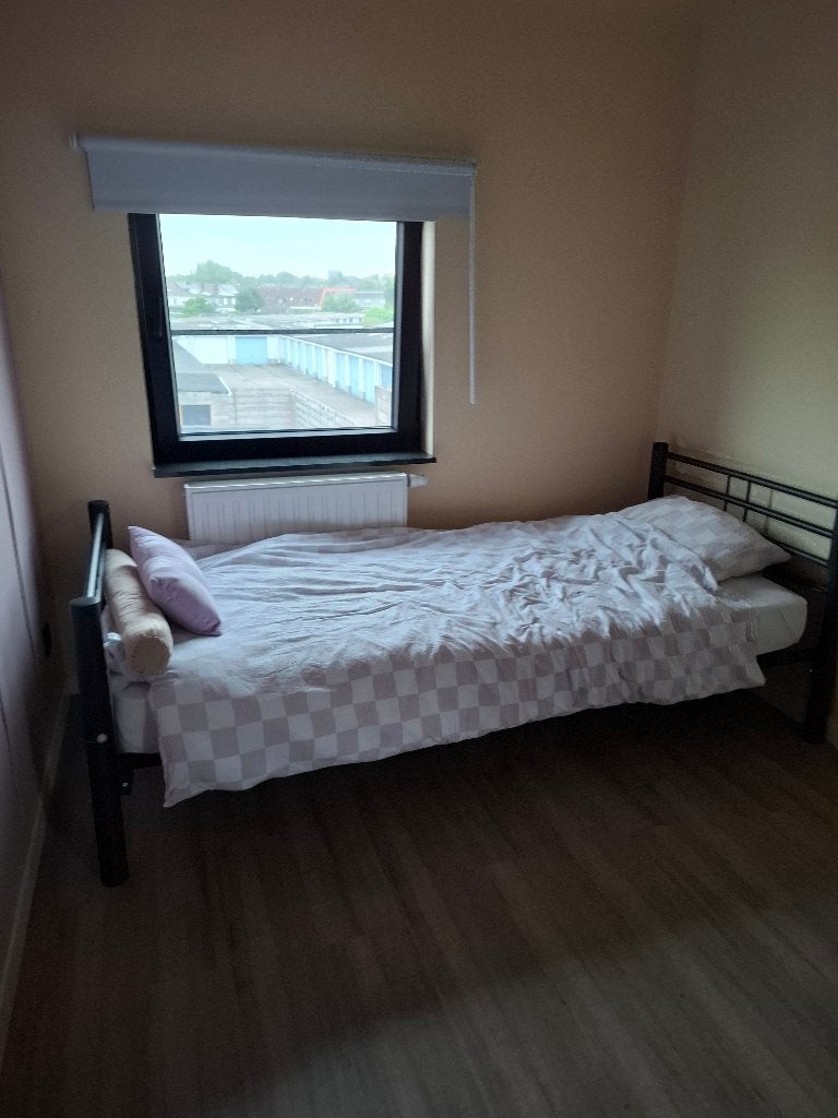 Eenpersoonsbed met lattenbodem en matras (STG Dendermonde), Huis en Inrichting, Ophalen, Gebruikt, 90 cm, Eenpersoons