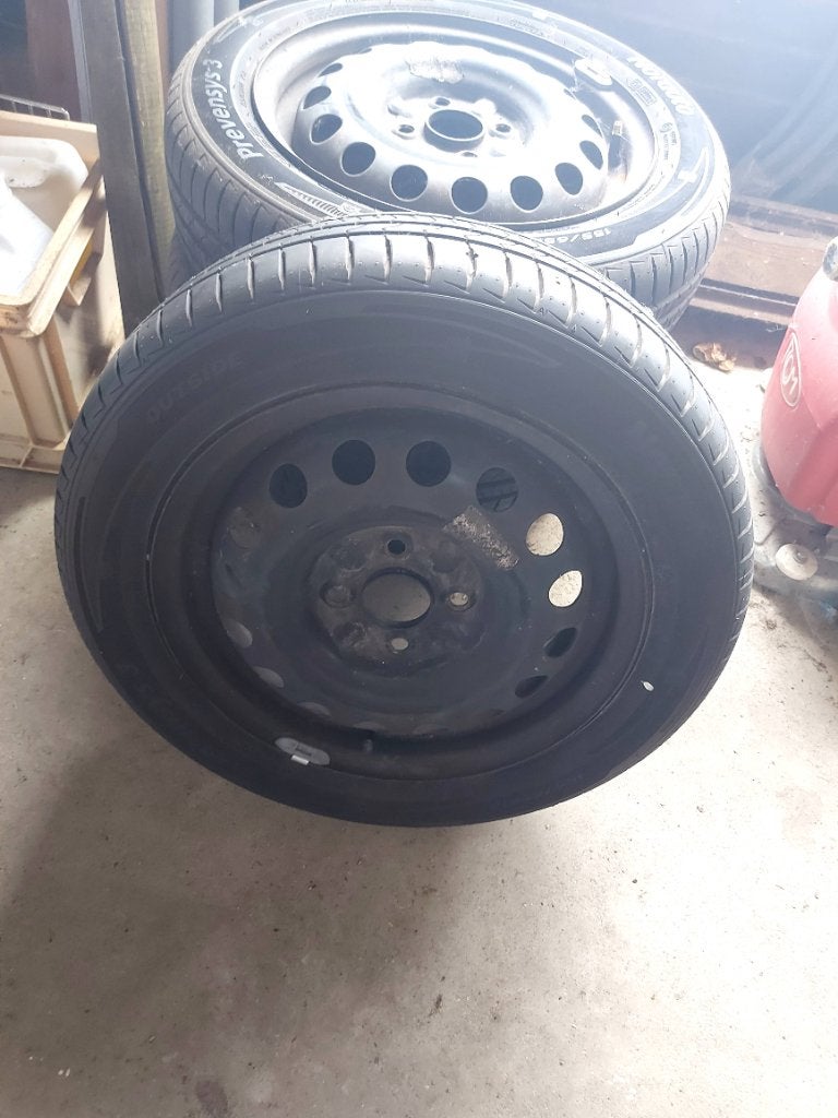A vendre pneu sur jantes tôles, 14 pouces, 155 mm, Véhicule de tourisme, Pneus été
