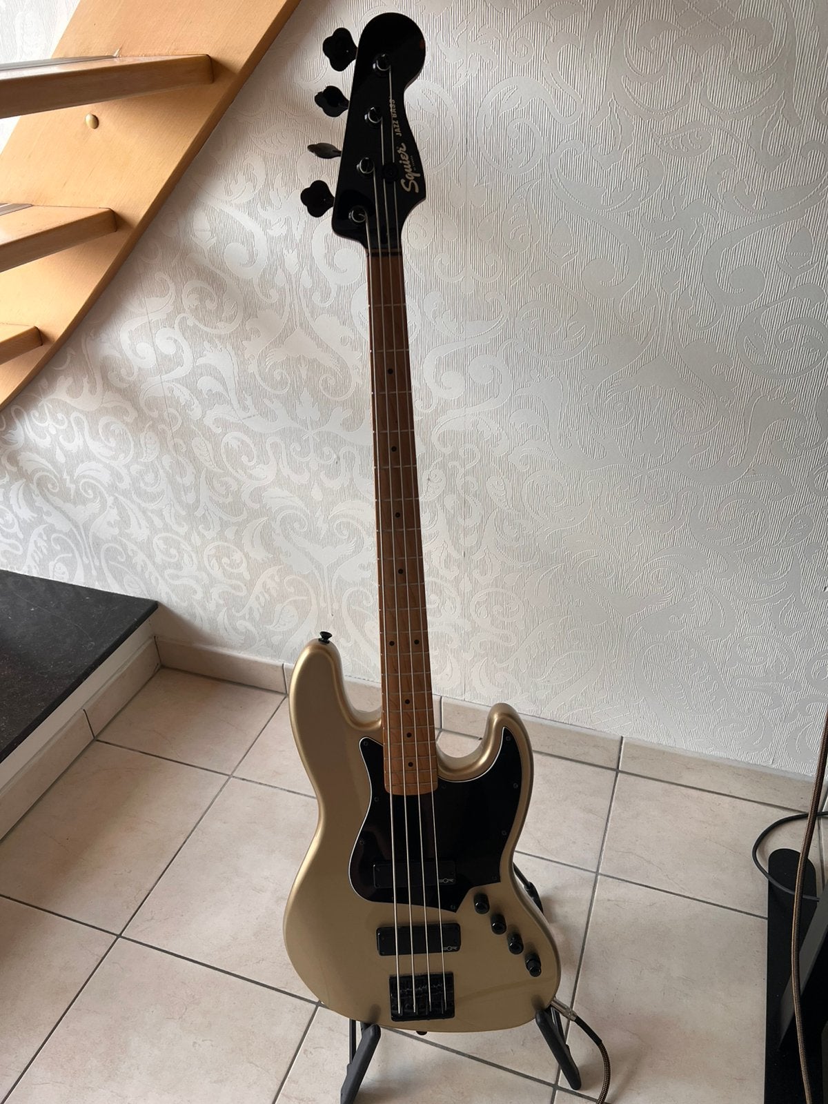 Squier Contemporary Jazz Bass HH by Fender - Goudkleurig, Muziek en Instrumenten, Snaarinstrumenten | Gitaren | Bas, Ophalen, Zo goed als nieuw