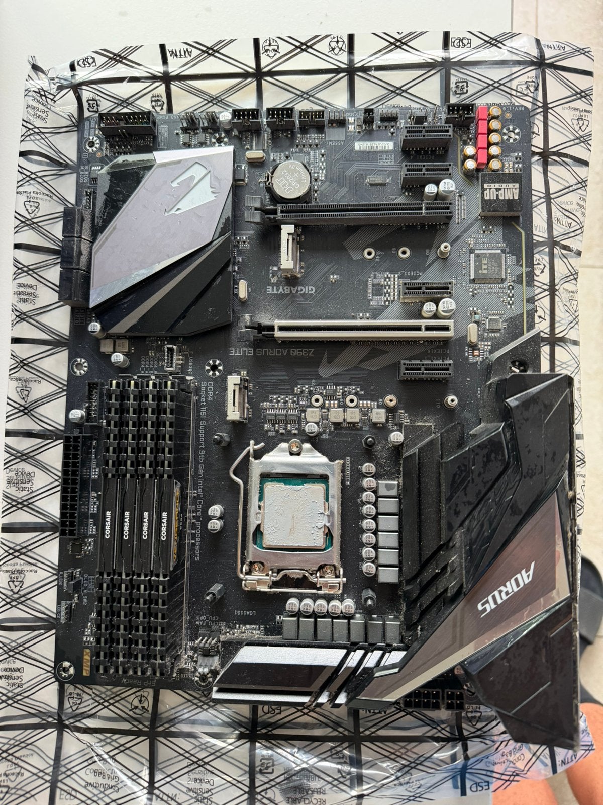 AORUS Z390 Elite + i7-9700 + 32 GB DDR4 Vengeance LPX, Informatique & Logiciels, Cartes mères, Enlèvement, Utilisé, Intel, DDR4
