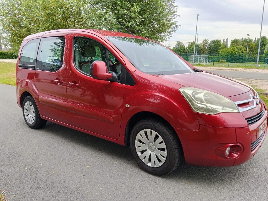 Citroen Berlingo, Autos, Rouge, Boîte manuelle, Entretenue par le concessionnaire, 5 portes