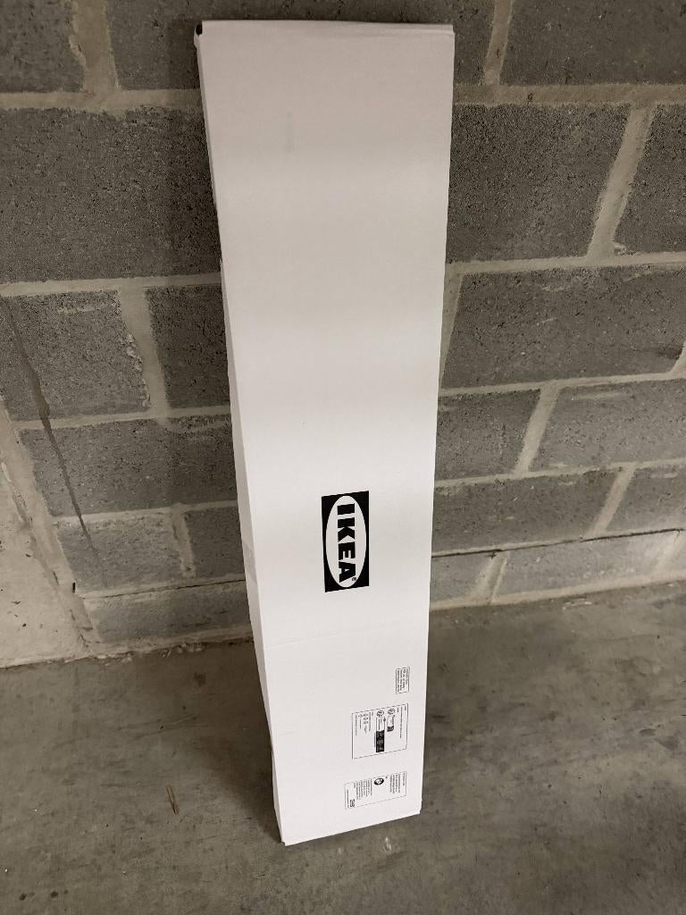 2stuks kledingrekken op wieltjes Ikea., Huis en Inrichting, Ophalen, 100 tot 150 cm, Zo goed als nieuw, Metaal