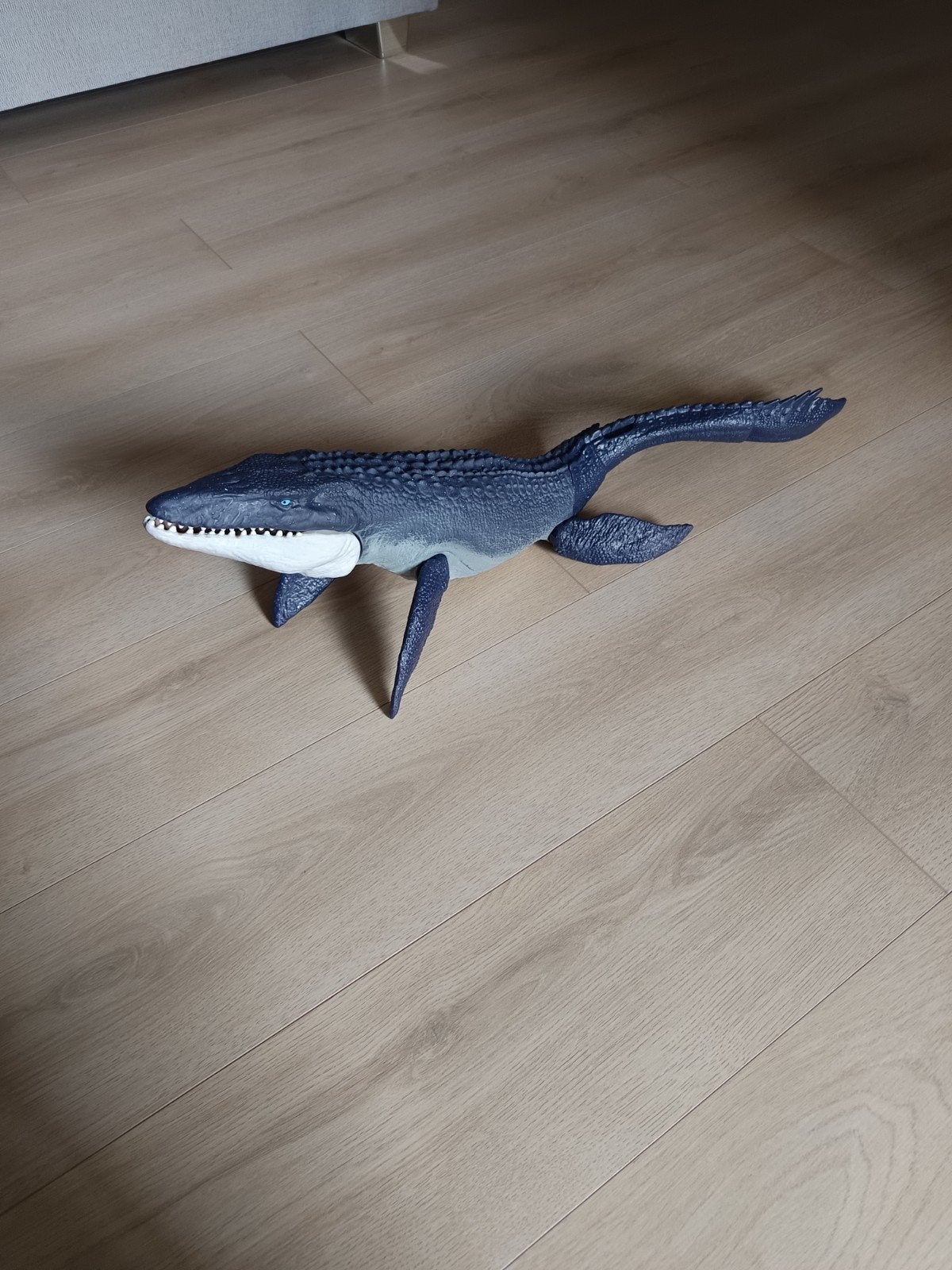 Jurrassic World Mosasaurus, Ophalen