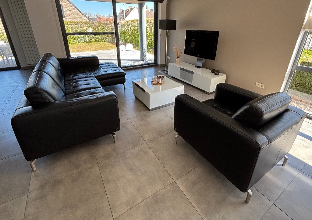 Natuzzi lederen zetel +1 zit + tvmeubel + salontafel, Maison & Meubles, Canapés | Coins salons complets, Comme neuf, Cuir, Enlèvement