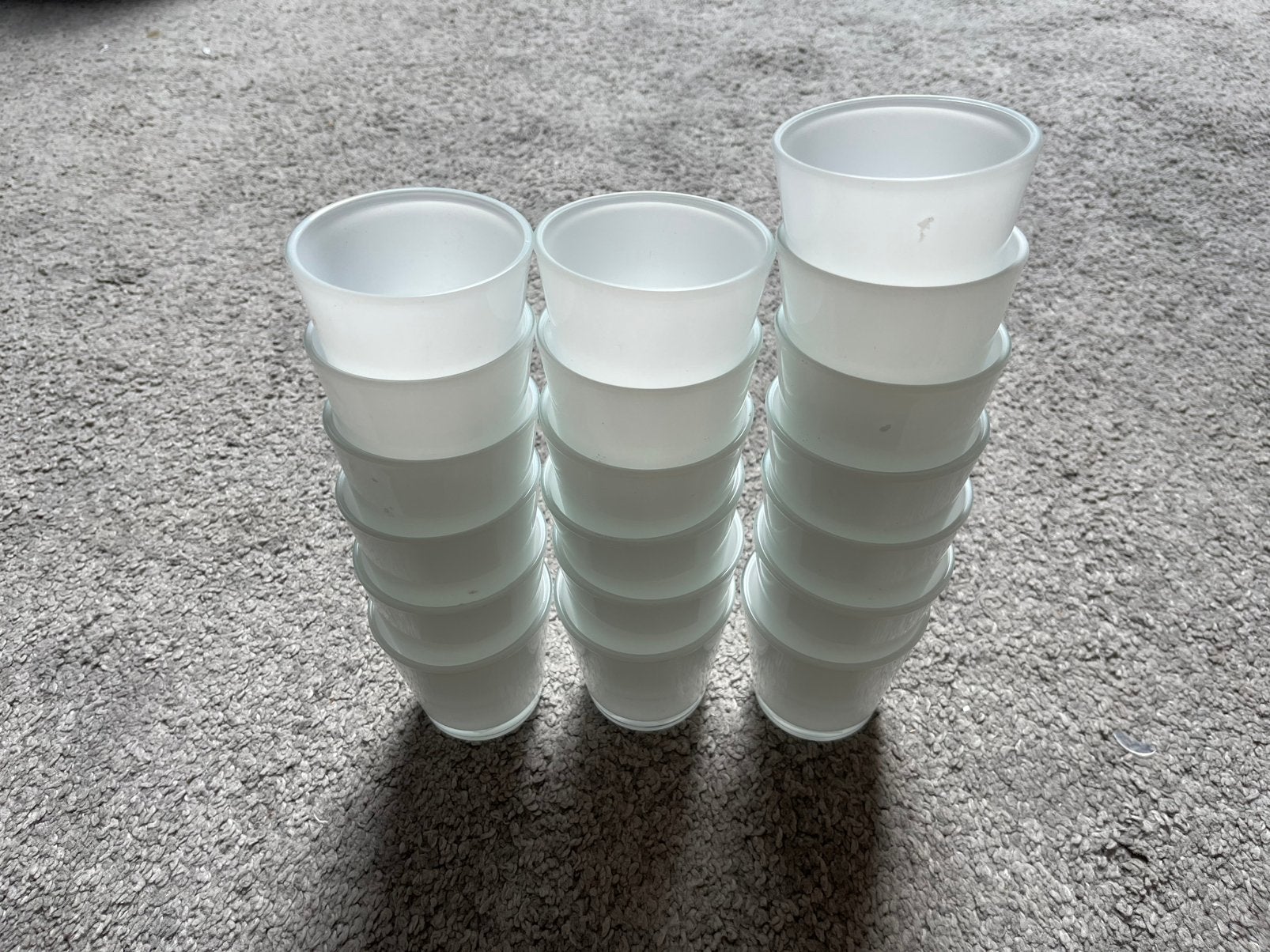 19 matte glazen theelichthouders / windlichtjes, Huis en Inrichting, Woonaccessoires | Kandelaars en Kaarsen, Zo goed als nieuw