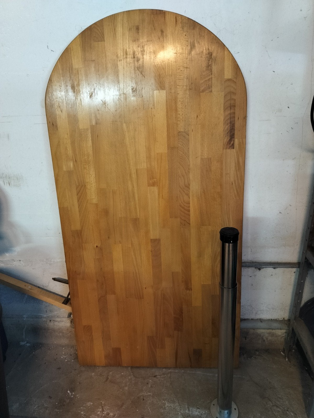 Houten tafelblad met metalen tafelpoot, Ophalen