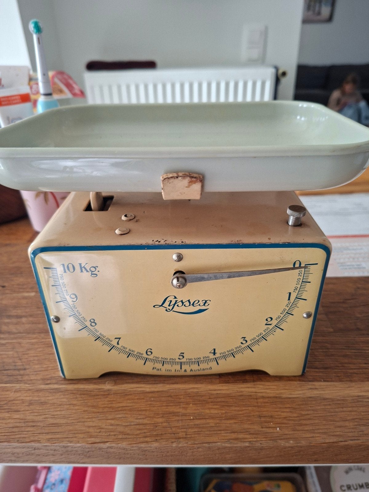 Vintage keukenweegschaal Lyssex, Antiek en Kunst, Ophalen
