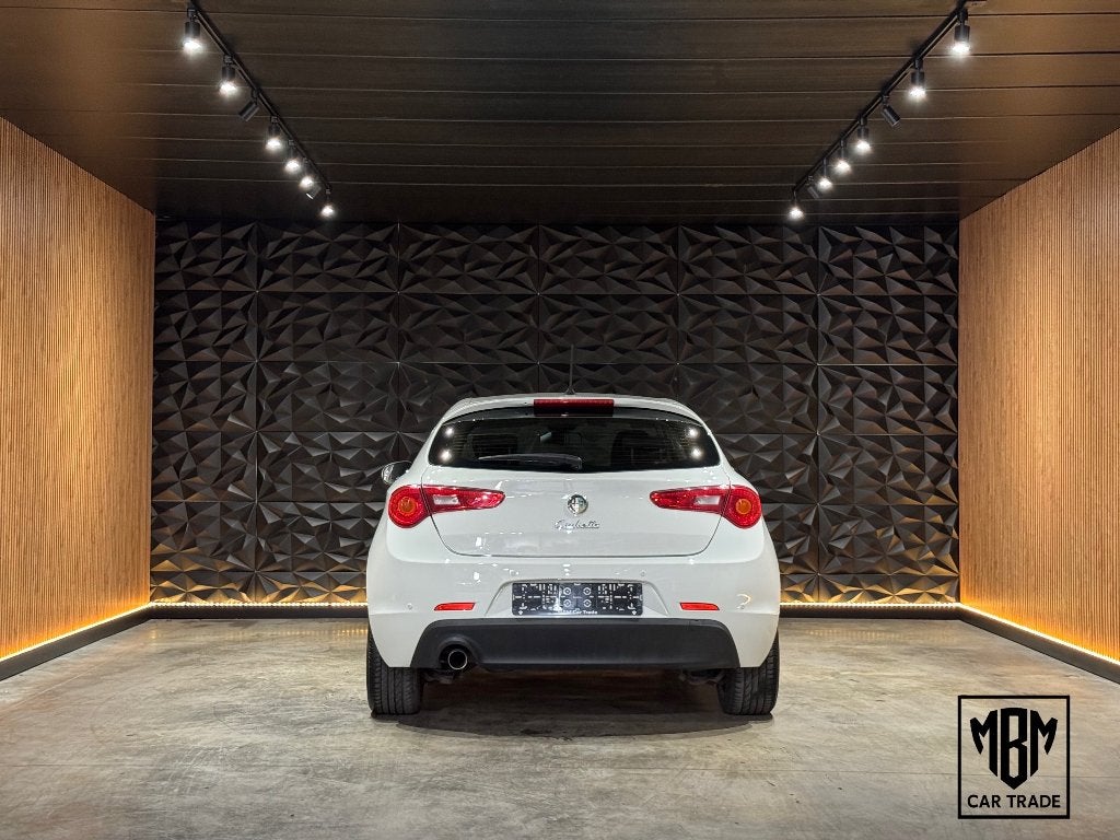 ✅Alfa Romeo Giulietta 1.4 TB MultiAir GARANTIE Airco PSensor, Autos, Alfa Romeo, Achat, Entreprise, Boîte manuelle, Entretenue par le concessionnaire