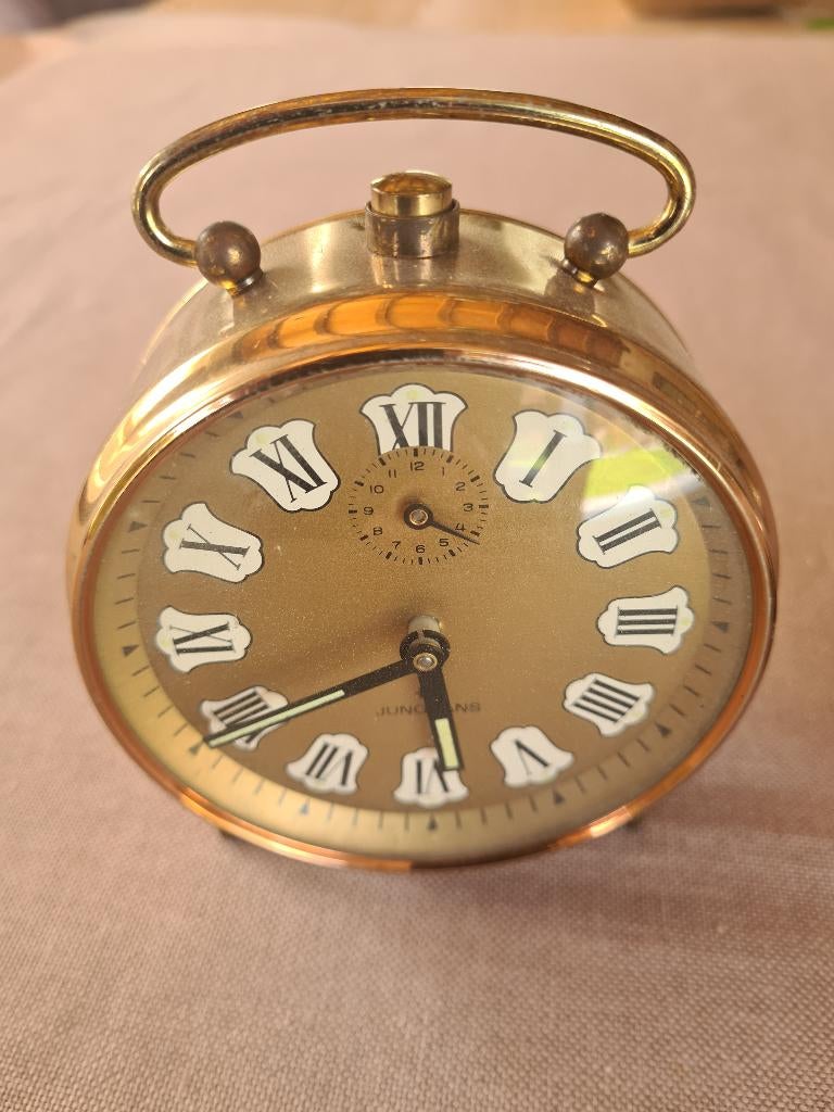 réveil Junghans, Enlèvement