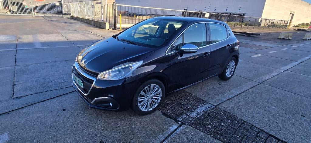 2016 Peugeot 208 automaat benzine 1.2 turbo km60.000, Auto's, Automaat, Bedrijf, Te koop, Benzine