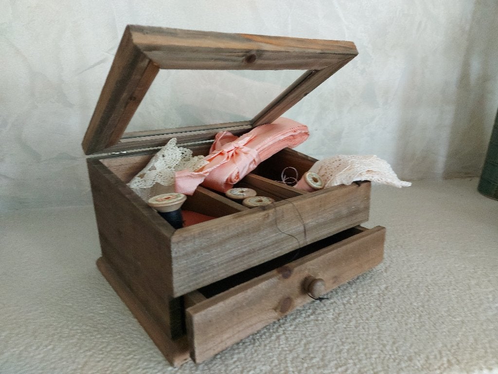 houten bakje met accessoires, Antiek en Kunst, Ophalen of Verzenden