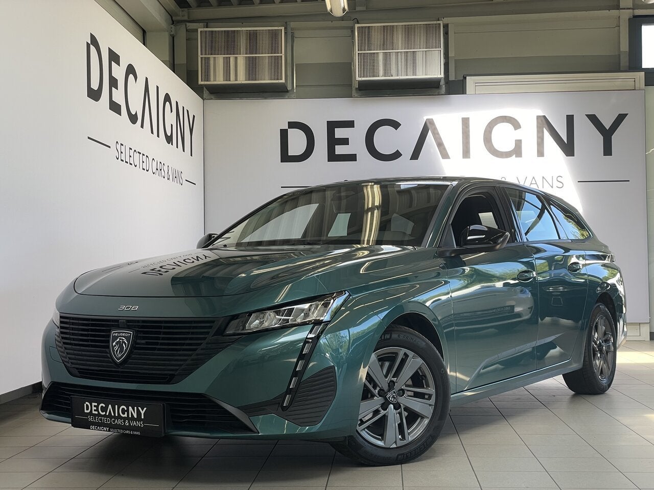 Peugeot 308 1.2T Allure Pack AT8 *Trekhaak*Carplay, USB, 1199 cc, 0 kg, Bedrijf