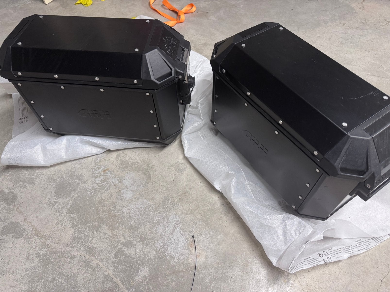 Set 2 valises GIVI Trekker Alaska, Motoren, Ophalen, Zo goed als nieuw