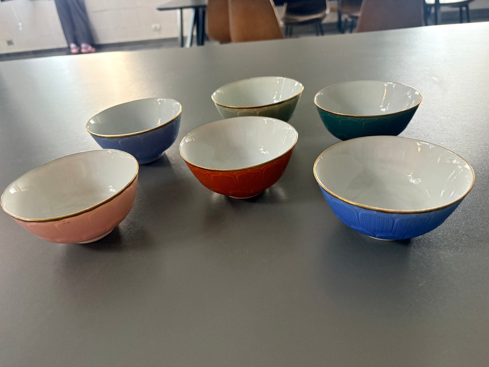 Lot de 6 bols vintage en porcelaine multicolores, Maison & Meubles, Cuisine | Vaisselle, Envoi, Comme neuf, Porcelaine