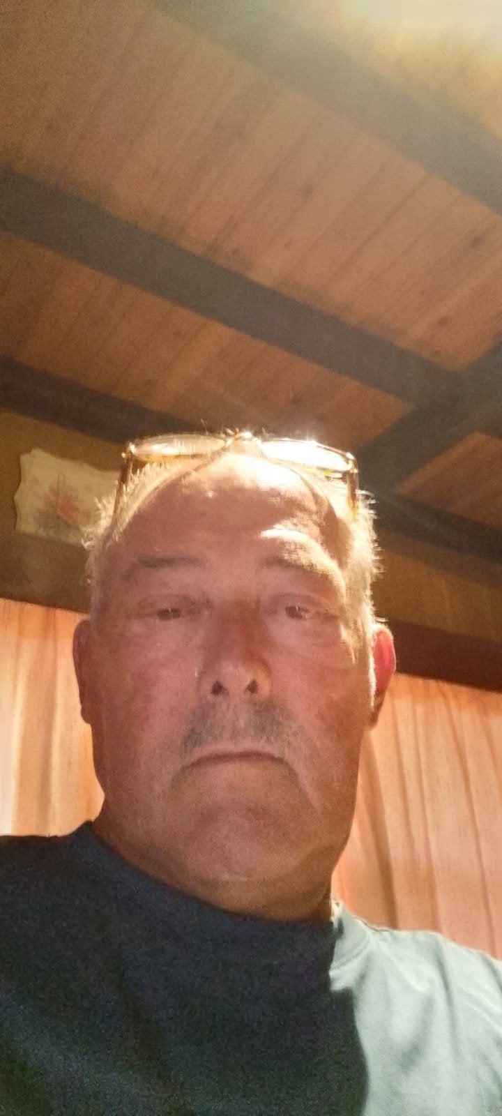 Ik man alleen en op zoek lieve vrouw