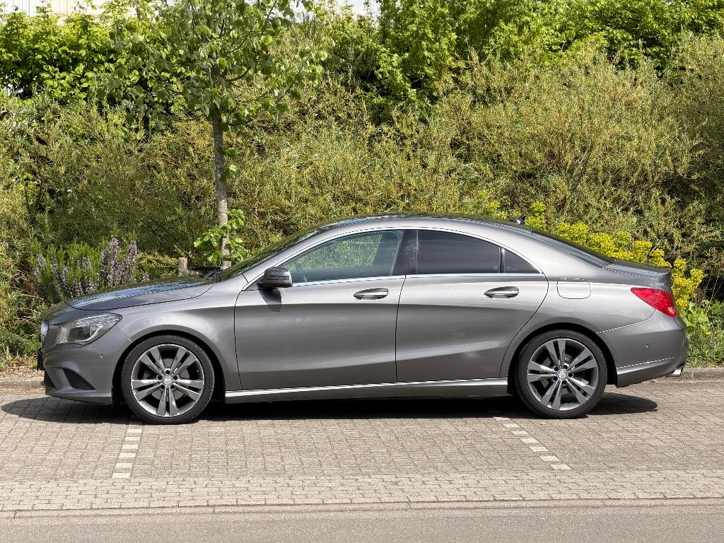 Mercedes-Benz CLA 180 Half Leder,Navi,Airco,PDC, Auto's, Mercedes-Benz, Euro 6, 4 cilinders, Leder en Stof, 1595 cc