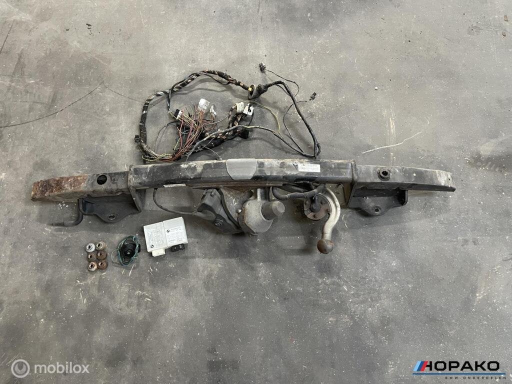 Trekhaak wegdraaibaar elektrisch BMW 3 serie E90 E91 E92, Auto-onderdelen, Gebruikt, Einsteinlaan 5 rijswijk, Bmw, Ophalen of Verzenden