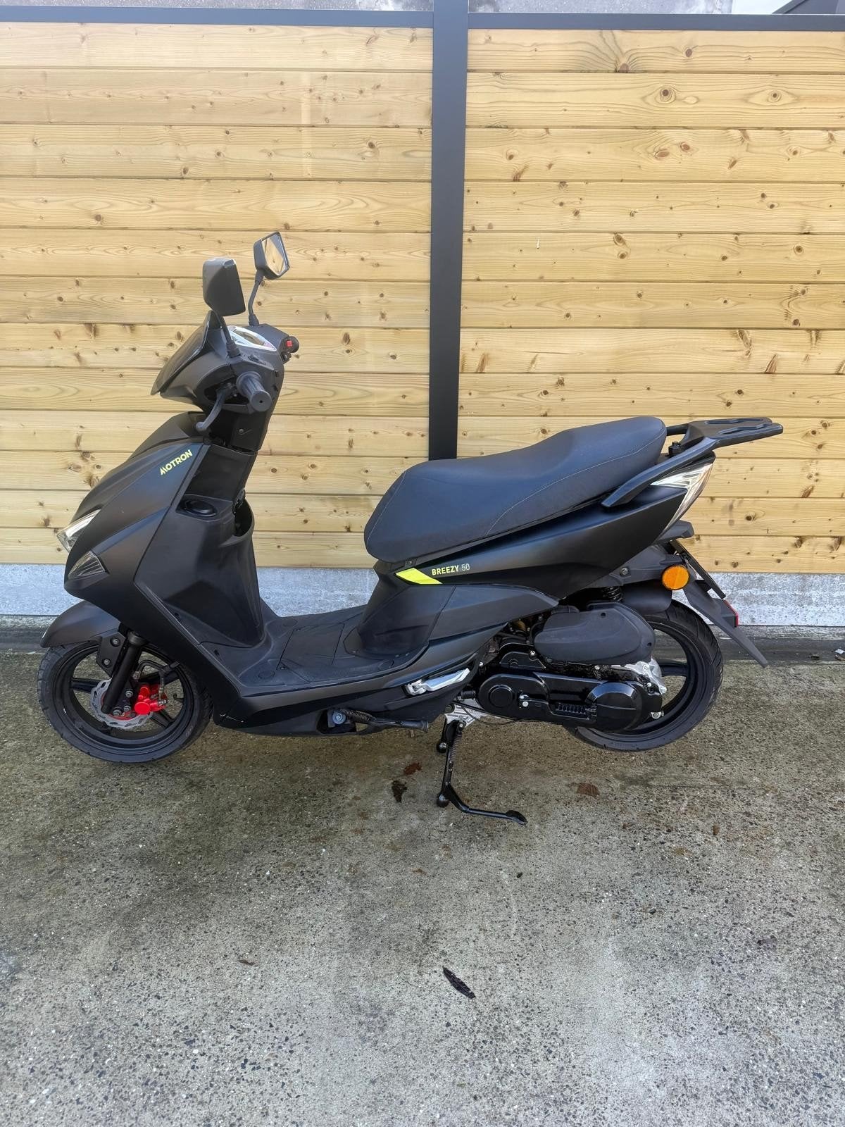 motron breezy a klasse, Fietsen en Brommers, Zo goed als nieuw, Benzine, Ophalen, Overige merken