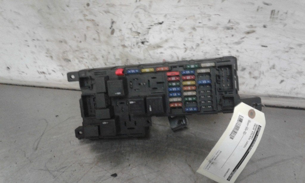 BOITIER FUSIBLES Volvo V70 (SW) (|8678449|9494210|), Dhr. J. Ham, Administratie@autoham.nl, Nijkerkerstraat 27a 27a
3821 CD  AMERSFOORT, NL