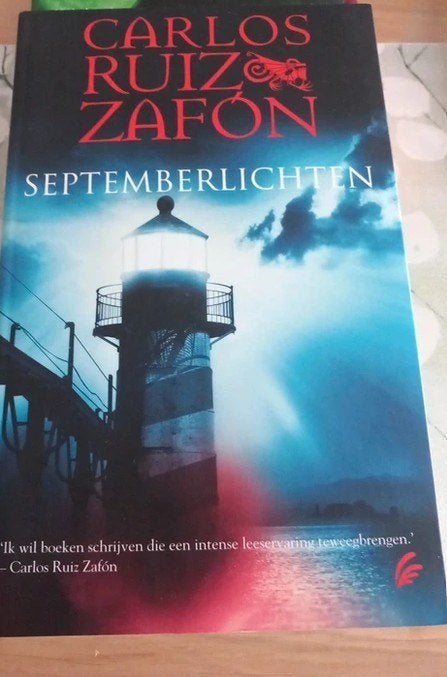 Carlos Ruiz Zafon - septemberlichten, Boeken, Literatuur, Zo goed als nieuw, Ophalen of Verzenden
