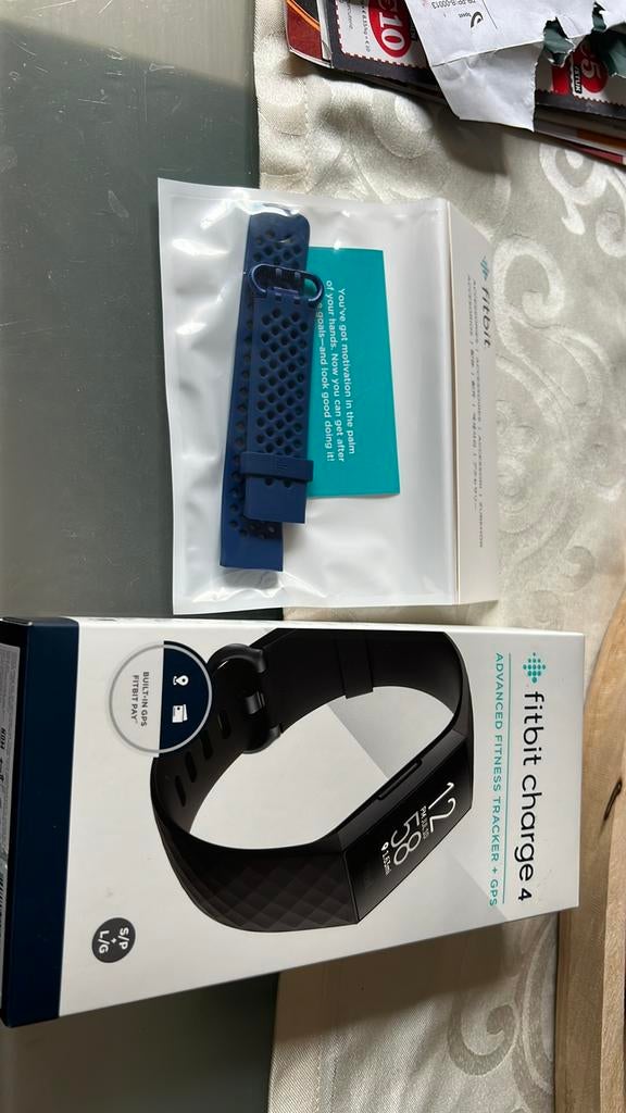 Fitbit Charge 4, Ophalen, Nieuw