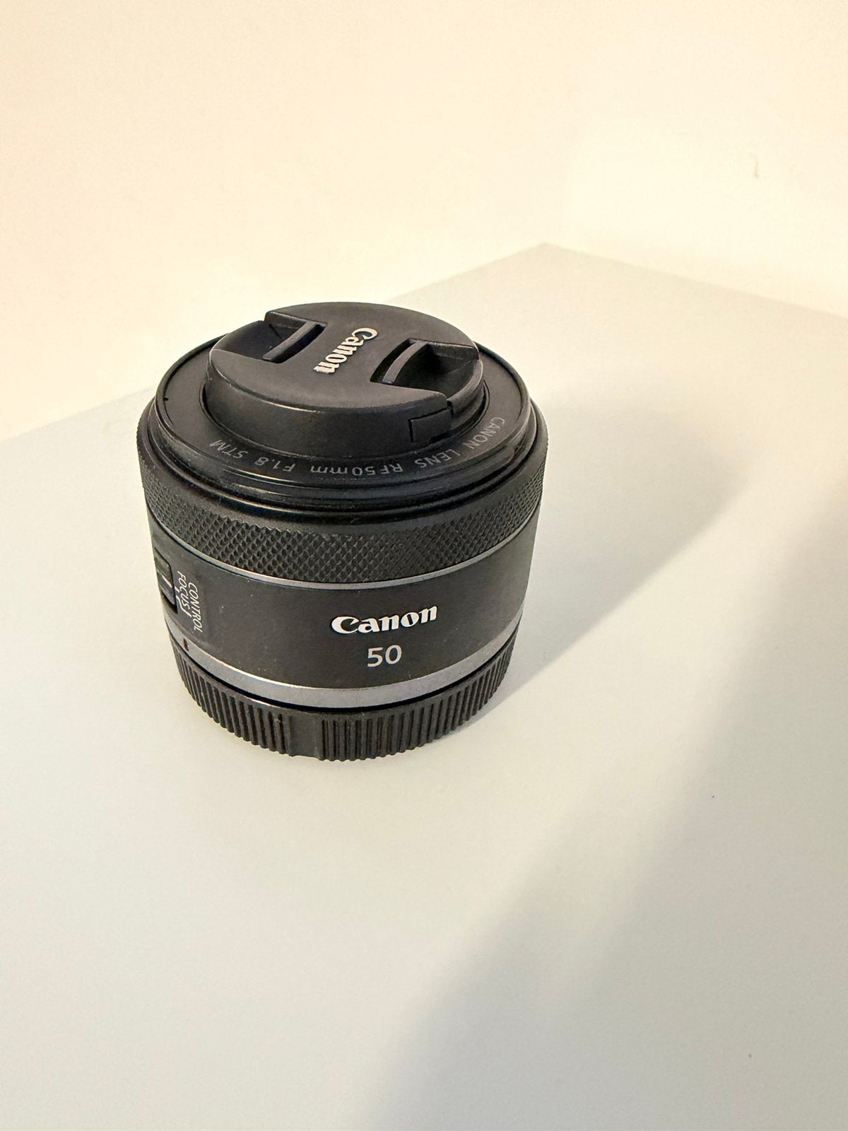Canon RF 50mm f/1.8 * als nieuw, Ophalen, Zo goed als nieuw