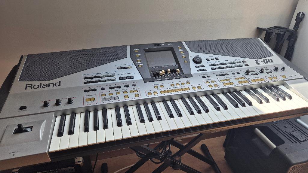 Roland E-80 Music Workstation, Muziek en Instrumenten, Keyboards, Ophalen, 61 toetsen, Roland, Zo goed als nieuw