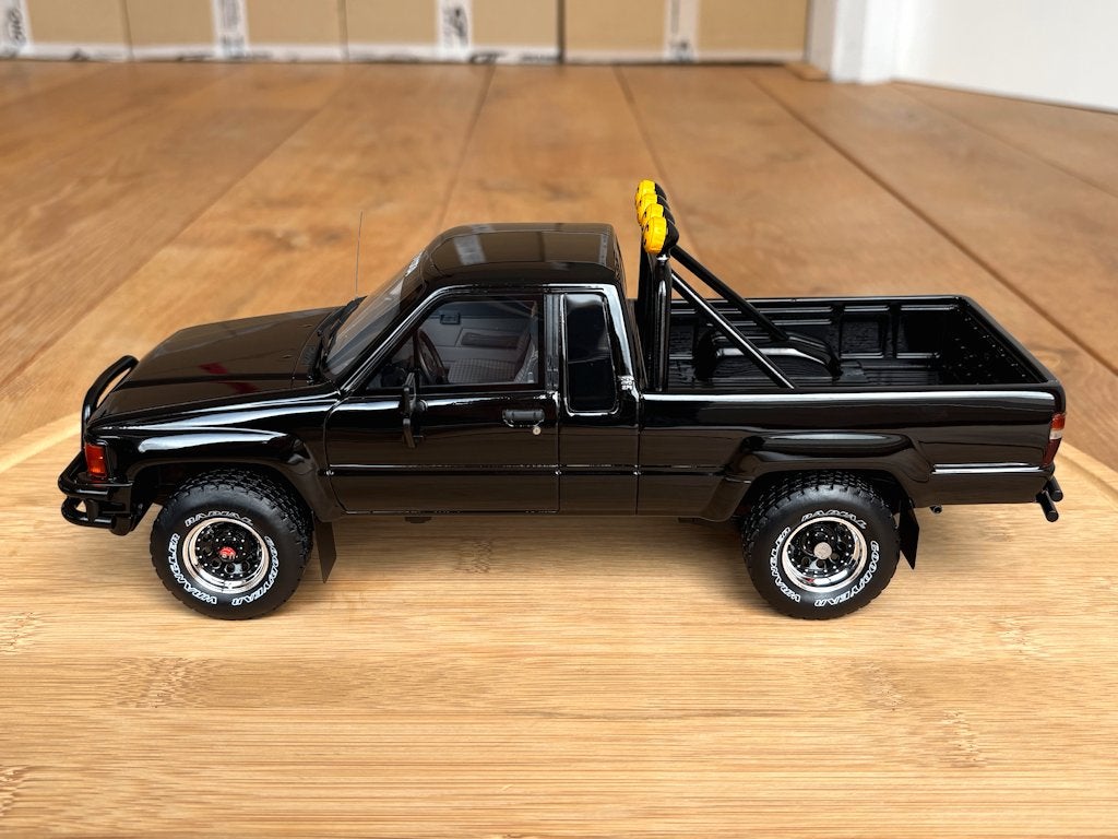 Toyota Hilux SR5 1:18 OttO OT481B Back to the Future BTTF, Ophalen of Verzenden, Nieuw, Auto, OttOMobile