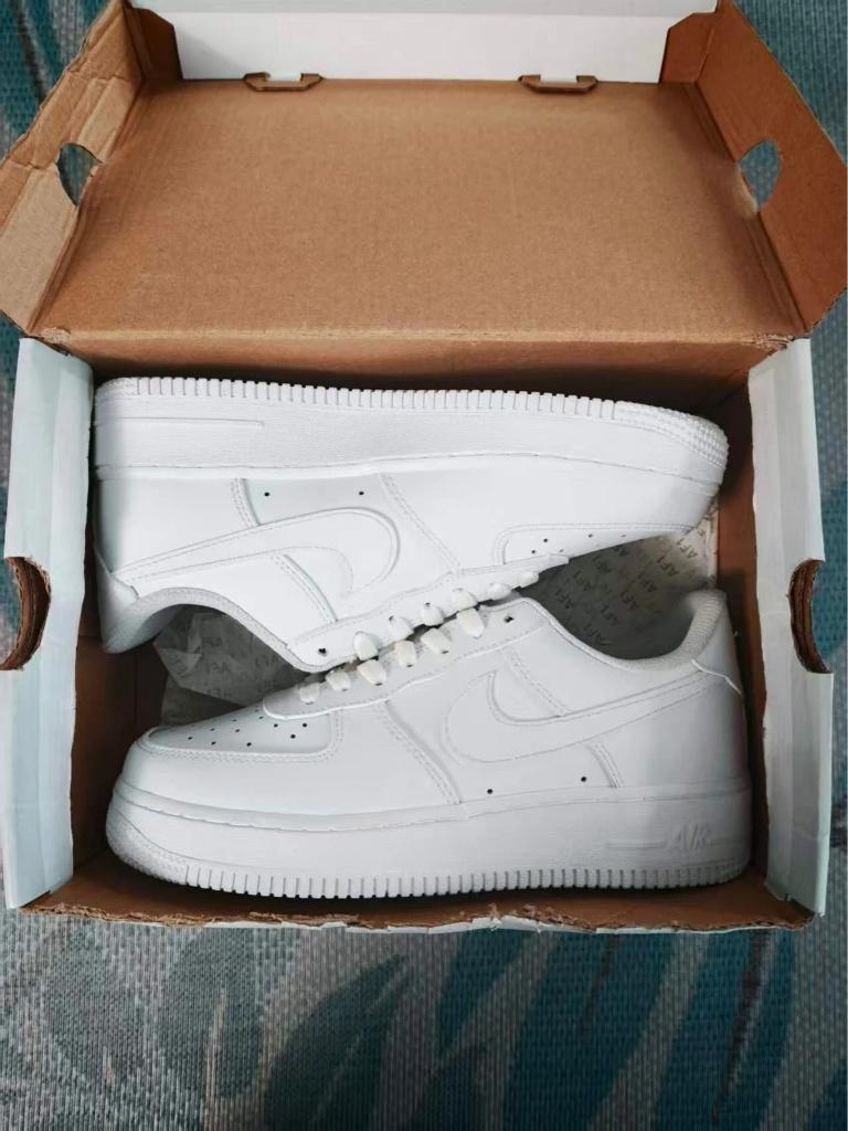Nike Air Force 1 Wit Maat 42.5, Kleding | Heren, Schoenen, Verzenden, Wit, Nike, Nieuw