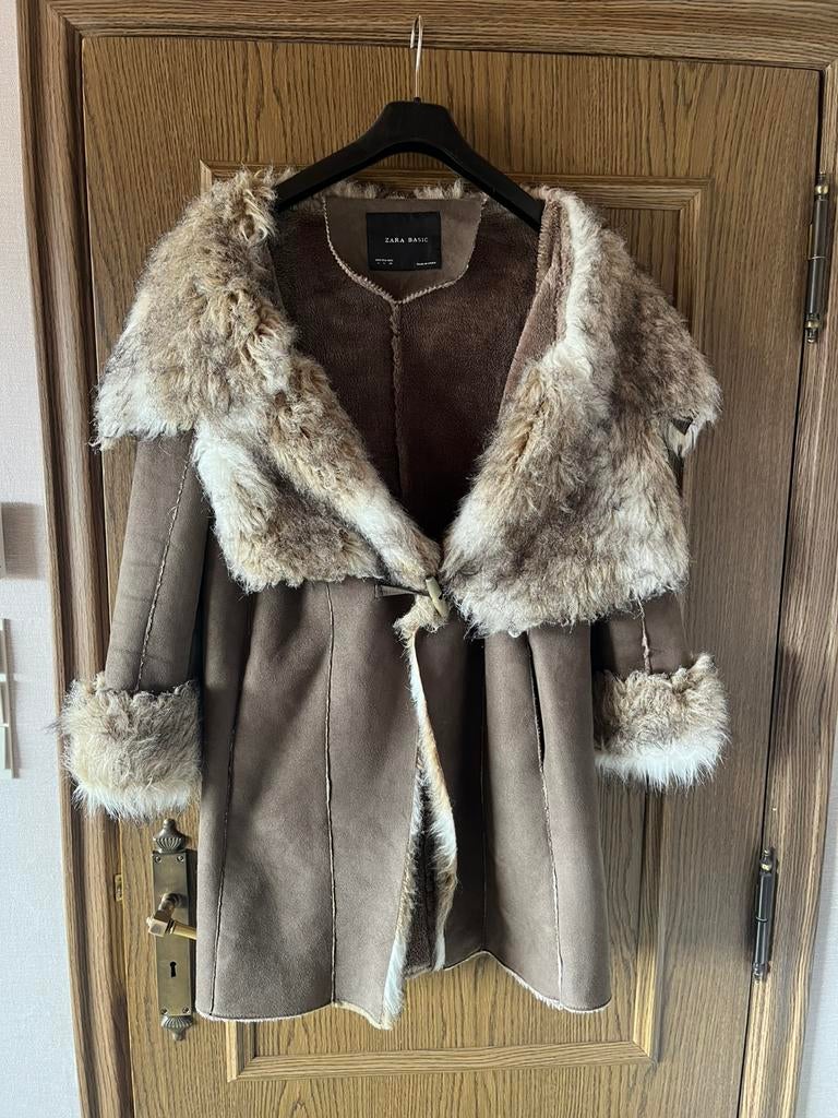 Zara Basic imitatie suède jas maatje large, Kleding | Dames, Ophalen, Zo goed als nieuw, Maat 42/44 (L), Beige
