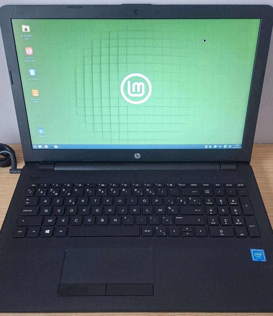 HP 15-bs003nb met Linux Mint, 2 tot 3 Ghz, 15 inch, 8 GB, Zo goed als nieuw