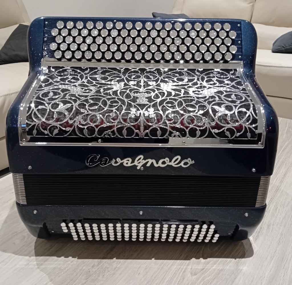 Accordéon Cavagnolo V10 acoustique, Musique & Instruments, Accordéons, Autres marques, Avec valise, Comme neuf, Enlèvement