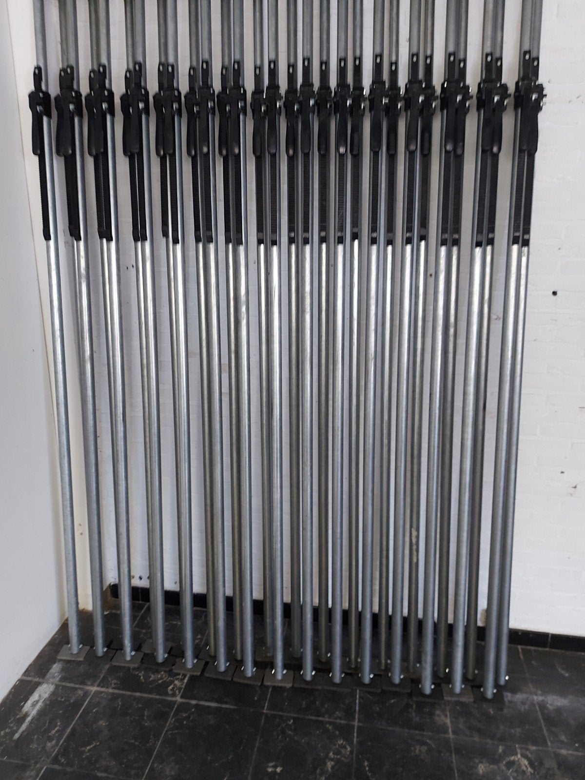 nieuwe cargobars voor ladingzekering 225 tot 264 cm, Ophalen, Nieuw, Overige Auto-onderdelen