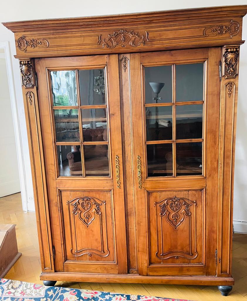 BIBLIOTHÈQUE VITRÉE en NOYER - Louis XV - fin XIXe, Enlèvement