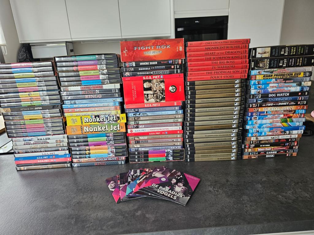 Lot DVD's 130 stuks, Cd's en Dvd's, Dvd's | Overige Dvd's, Verzenden