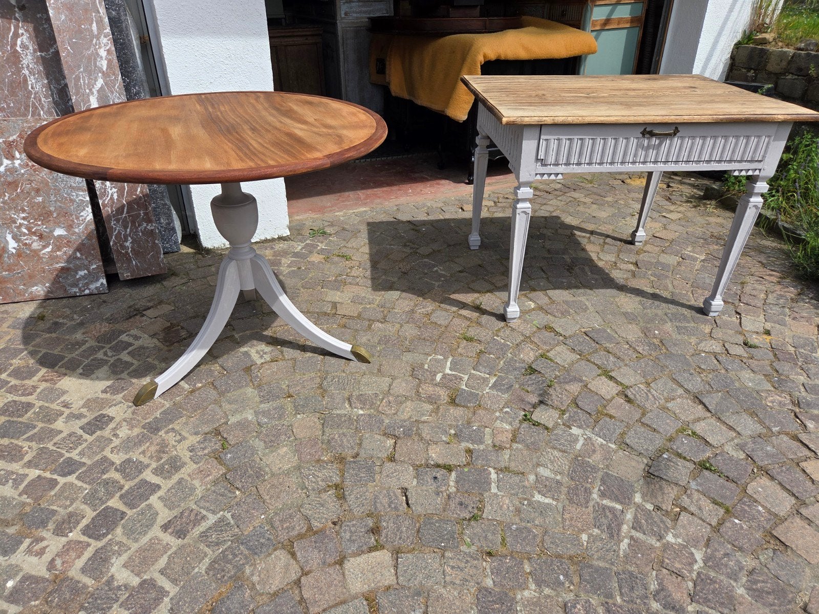 2 superbes anciennes tables vintage.  80€ / pièce, Antiquités & Art, Antiquités | Meubles | Tables, Enlèvement