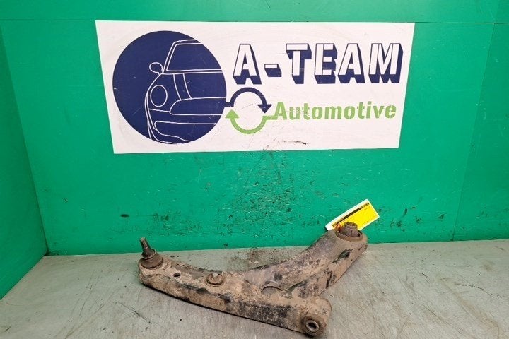 BRAS DE SUSPENSION AVANT DROIT (TRIANGLE) Toyota Aygo (B10), Kundenbetreuung@toyota.de, Toyota, Utilisé, Toyota-Allee 2
50858  Köln, DE