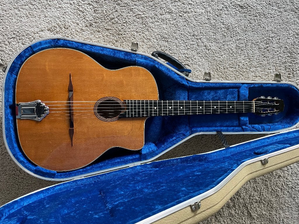 Jacques Favino N405,  1975, model Enrico Macias, Musique & Instruments, Enlèvement, Utilisé, Autres types, Avec valise