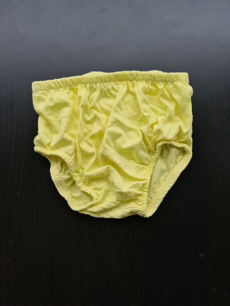 gele korte overtrek broek 68, Kinderen en Baby's, Ophalen, Zo goed als nieuw