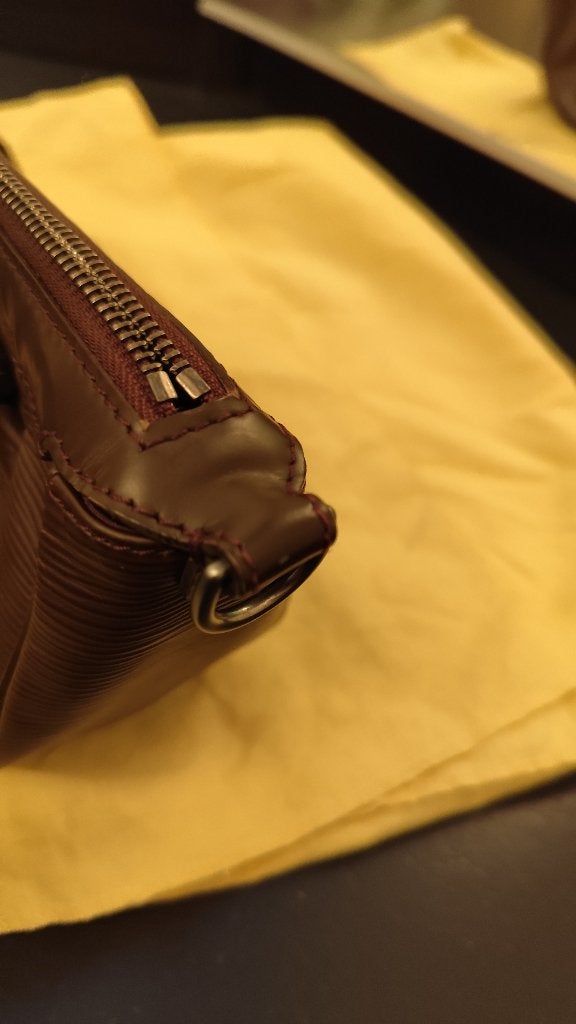LV épi DHANURA, Ophalen, Zo goed als nieuw, Bruin, Handtas