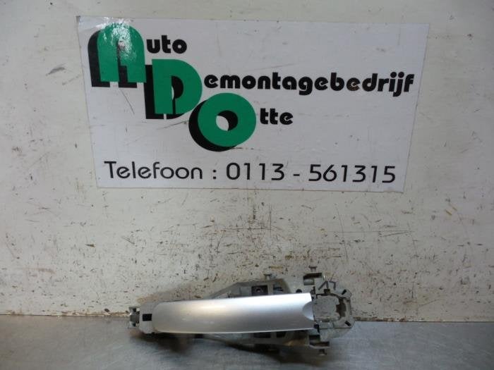 Poignée portière 4portes avant gauche d'un Volkswagen Golf, Volkswagen, -, Utilisé, -