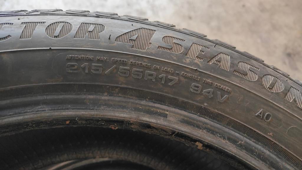 215/55r17 Goodyear 4season 45€ chacun avec montage et balanc, Enlèvement