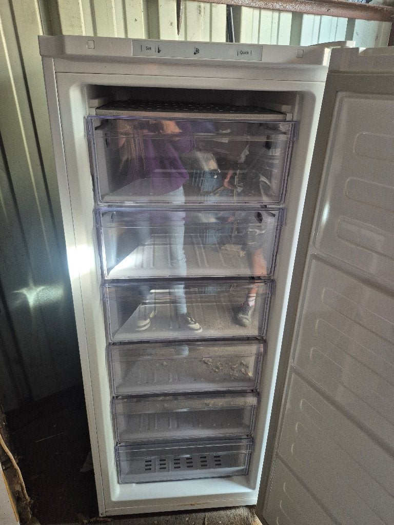 Congelateur, 100 à 150 litres, Enlèvement, Comme neuf, Avec compartiment congélateur